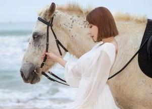 微密圈 – 从果儿Victoria这里看黑丝吊带作品集，分享过程中我：“哎…这太好看了吧？