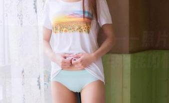 果团网 – 松果儿泳装合集——照片中的每一抹色彩好像在讲天海与浪花的情话。