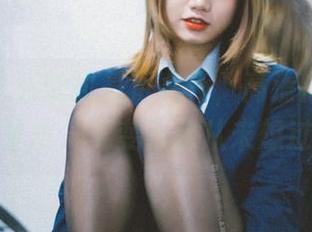 柒柒不可爱的比基尼女仆，高清捕捉，味道太浓，千变万化从未想过。