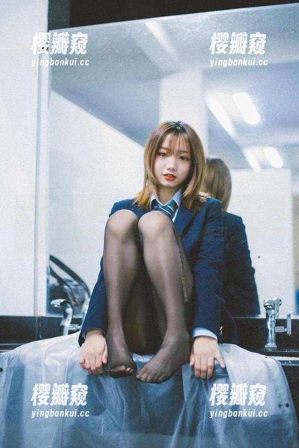 柒柒不可爱 柒柒不可爱的比基尼女仆,高清捕捉,味道太浓,千变万化从未想过。