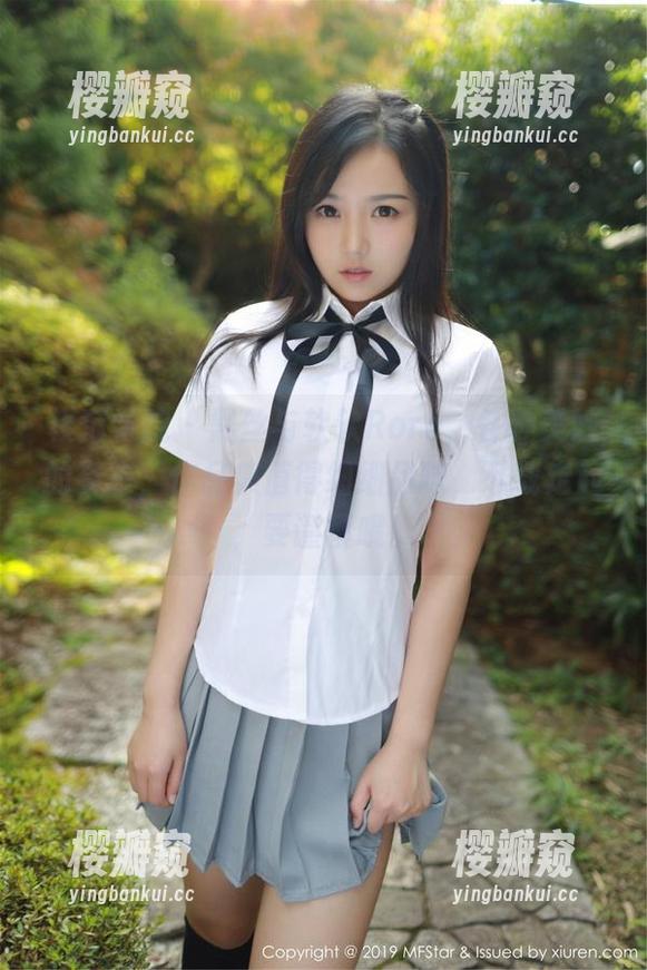 模范学院-软软Roro 模范学院 - 黑丝与软软Roro,各种美妙的姿态,作品集值得细细品味,下载走起,要谨慎哦。