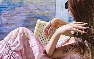 微密圈 – 洁己u着实把黑色束带玩得巧妙，图集中每一缕光影都在交谈。