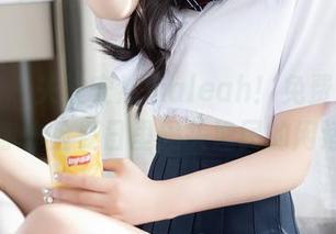秀人网 – 关注安然maleah！免费美图，带你体验夏日里码头渔民的闲适！