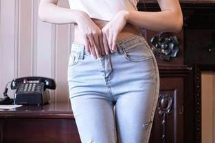 秀人网 – 别眨眼，李丽莎的女孩福利写真，来得悄无声息。