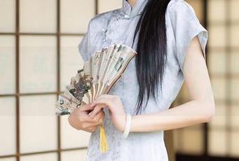 秀人网 – 林乐一的连衣裙合集：你以为惊艳就完了？其实还有这点小心思。