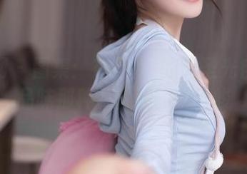 秀人网 – 图集：在章芃芃的无圣光自拍中品味那种‘普通’的冷峻