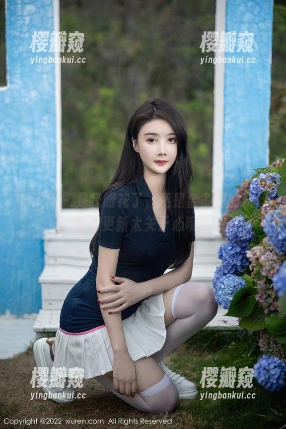 秀人网 - 是我眼花了，还是金多娜的灰丝图包更新太关于心呢？