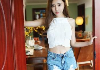 美媛馆 – 绮里嘉的学姐写真集：高清中的大胆小旖旎，快来聊聊？