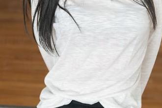 花漾show – 树下的媛媛酱belle，是不是在藏网盘里的“圣诞礼物”？
