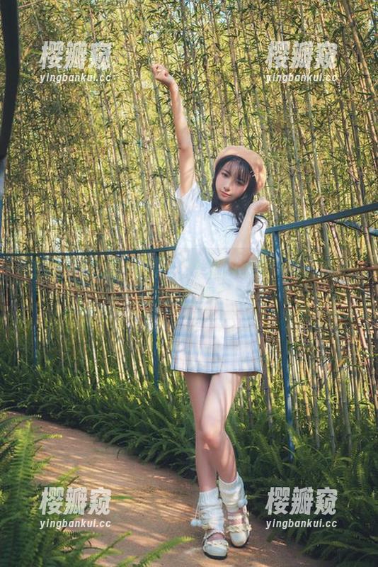 西瓜少女的私拍集：什么叫淡蓝JK？我给你看图片！