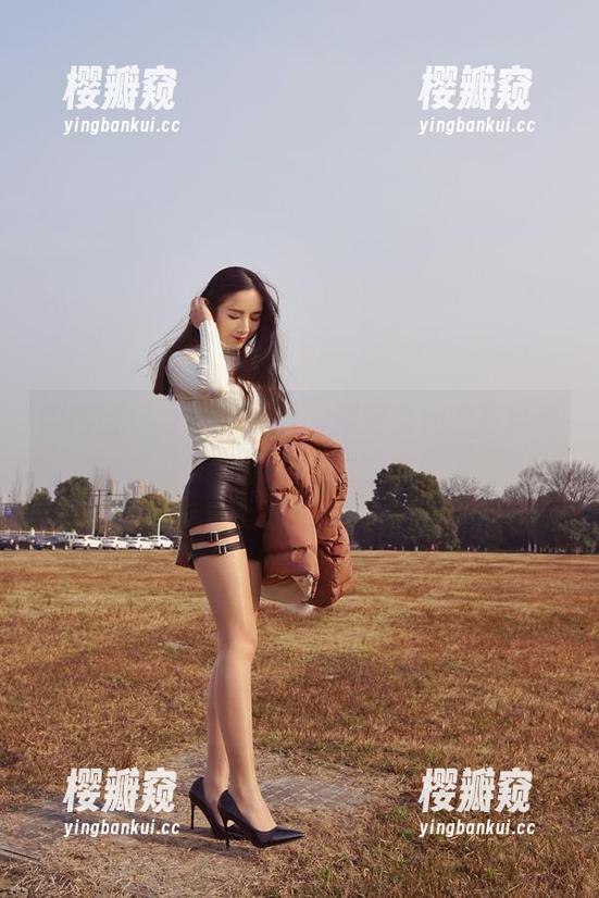 辣妈女神 微密圈 - 黑色轮廓下,辣妈女神的写真资源,别说我没提醒你!