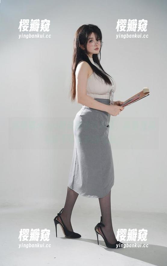 阿寨寨ninja 阿寨寨ninja的最新巫女作品,画像里藏着些不可言说的气息。