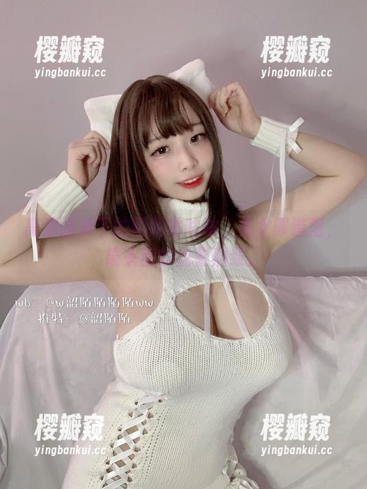 陌陌咕咕咕 高清画质下的陌陌咕咕咕,兔女郎造型,镜头前的优雅别致。