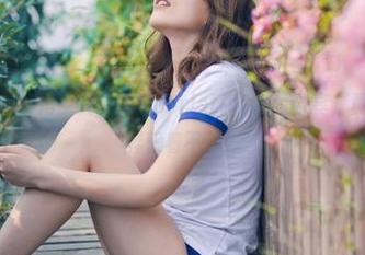 青豆客 – 睡衣穿搭宝典，黄可christine图集分享，真想每天都这样赖着不动！