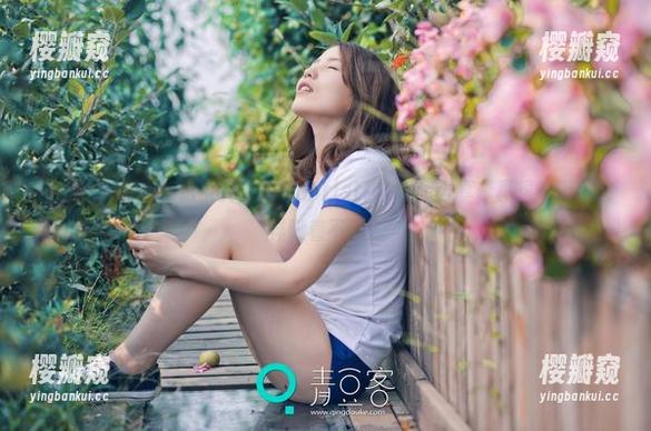 青豆客-黄可christine 青豆客 - 睡衣穿搭宝典,黄可christine图集分享,真想每天都这样赖着不动!