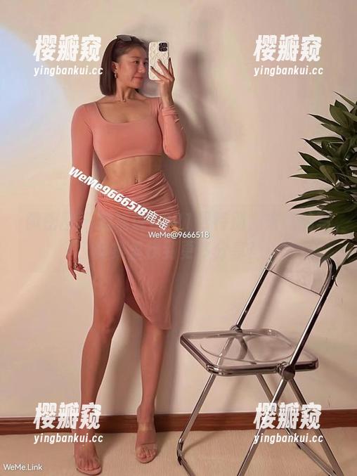 鹿瑶 微密圈 - 鹿瑶说2021很特别,来她的写真集里找到更多分享!